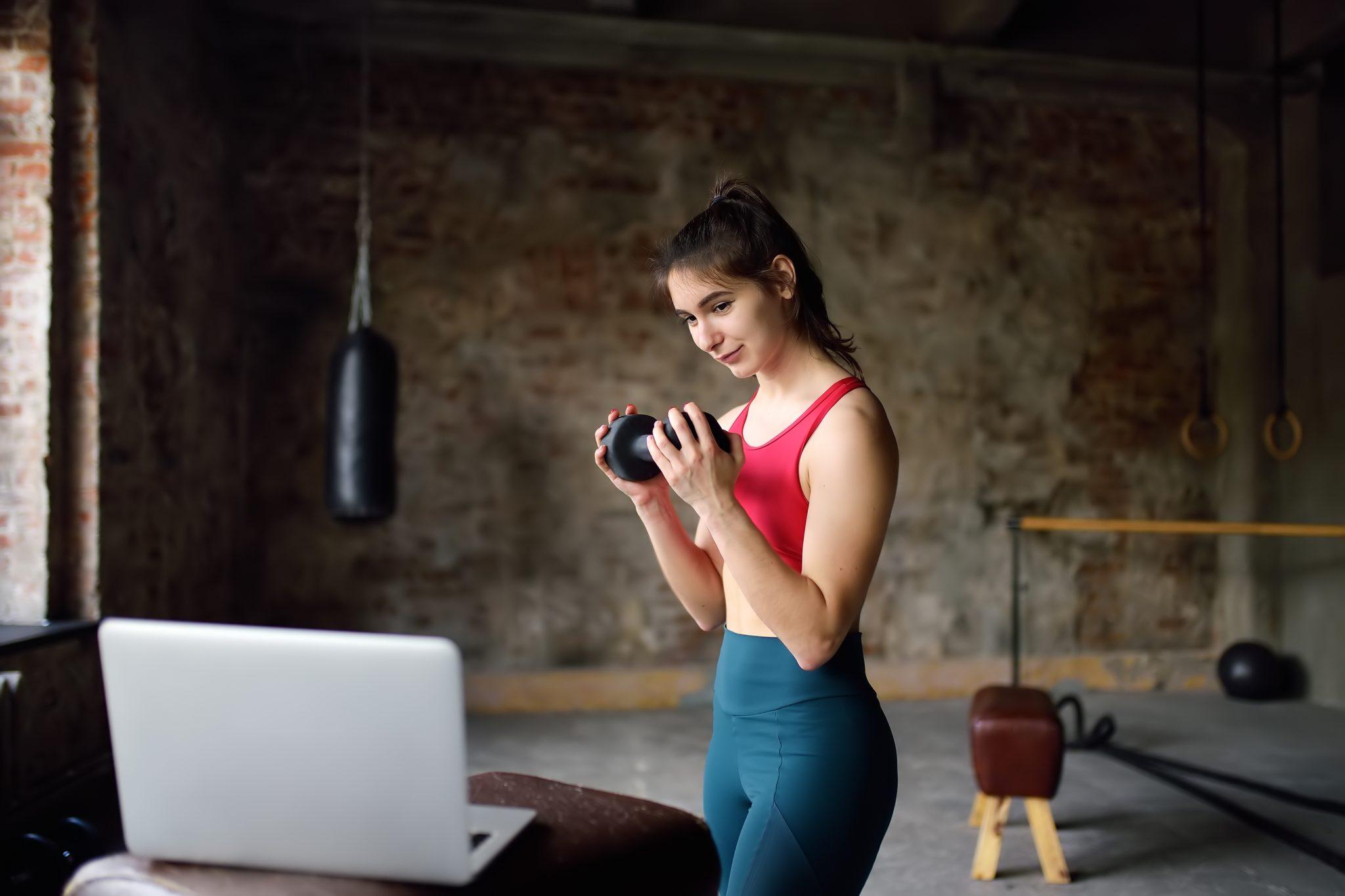 5 Reasons to Hire an Online Personal Trainer Near Me